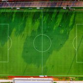 belijning met behulp van GPS: voetbalveld van bovenaf
